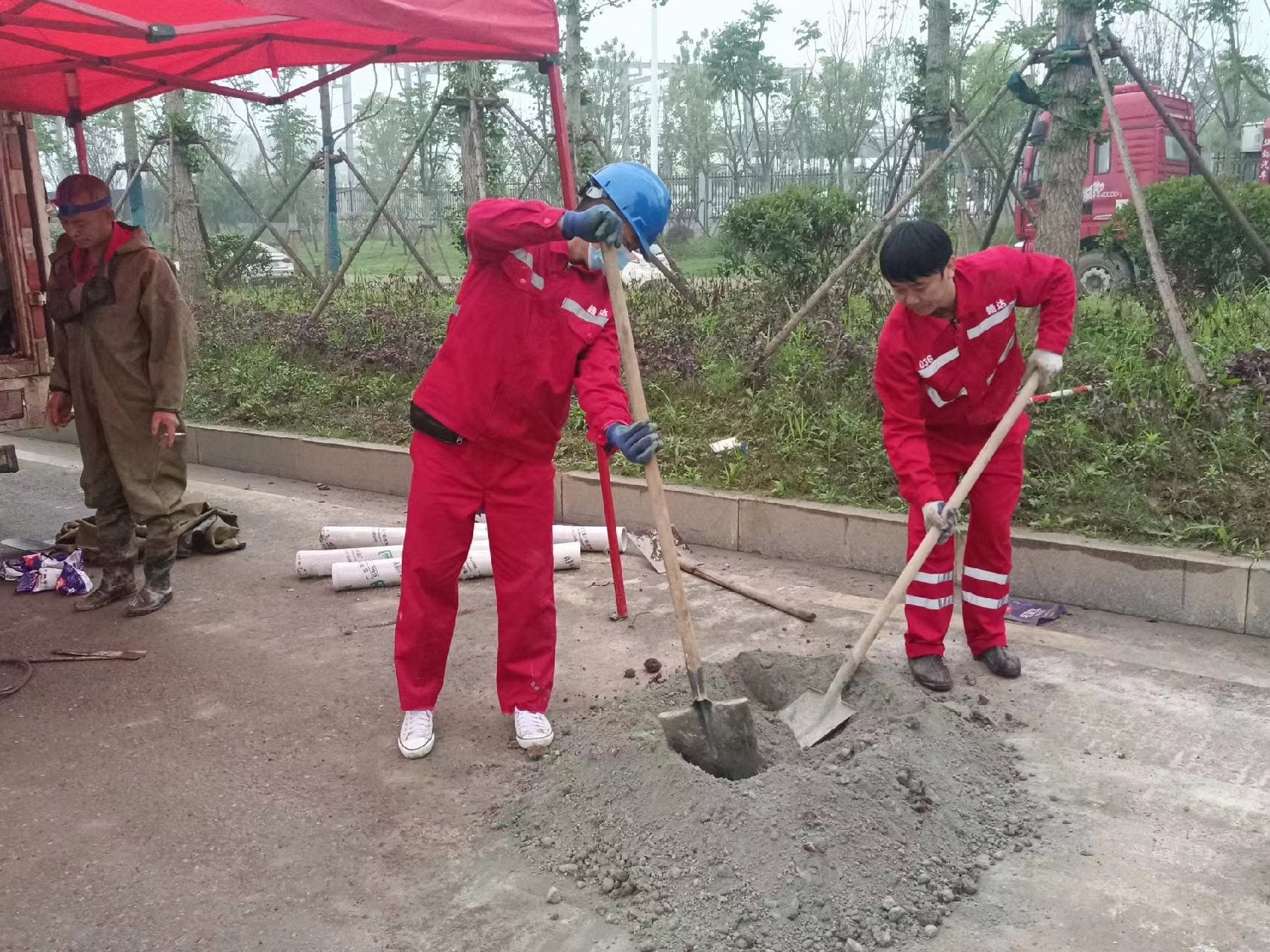 潢川管道疏通哪家好】及时进行市政管道清淤